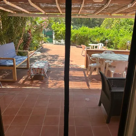 Like Calamazzo Di Sciacca *