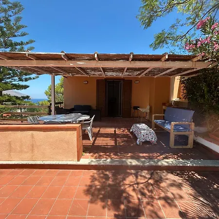 Like Calamazzo Di Sciacca *